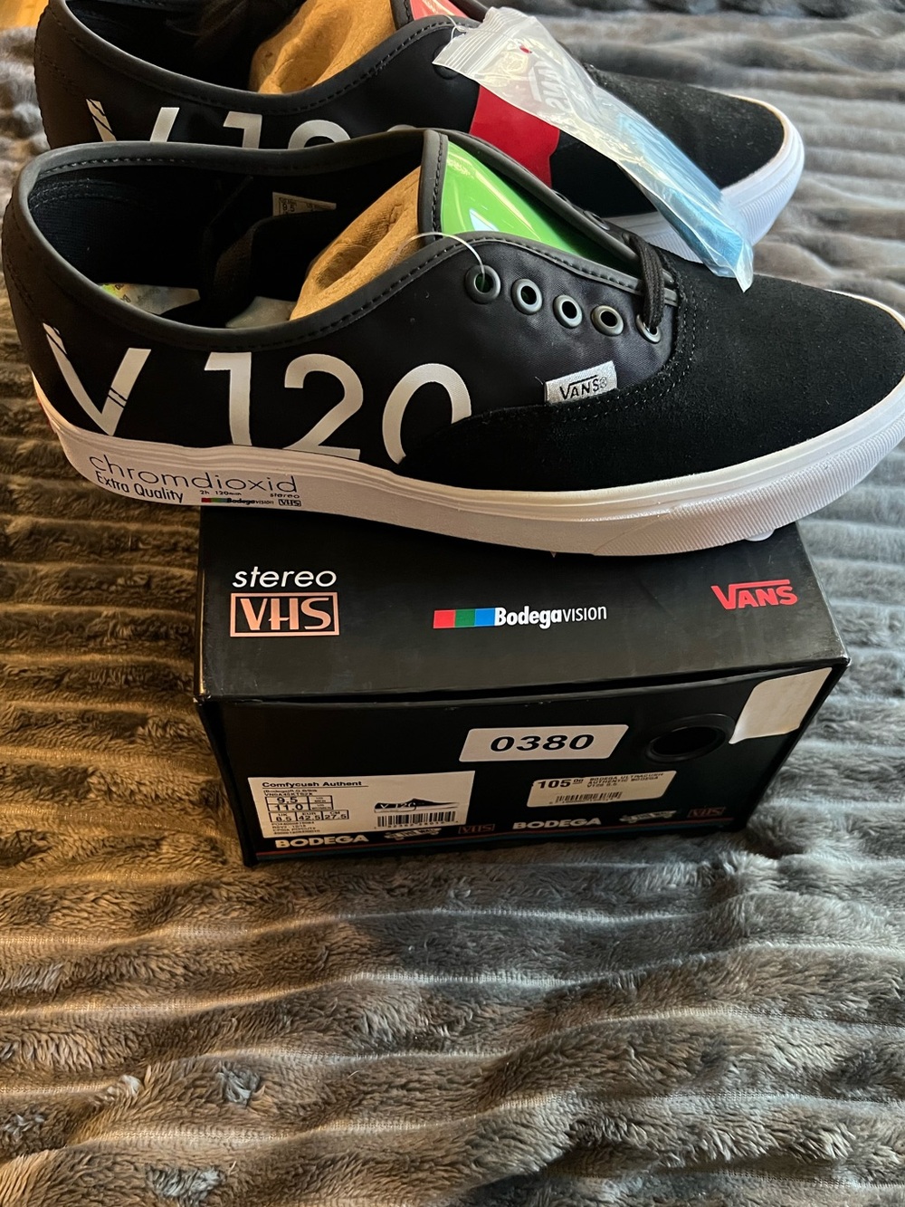 Vans Bodega V 120 Men’s Black & White Low-Top Sneakers with Green Accent